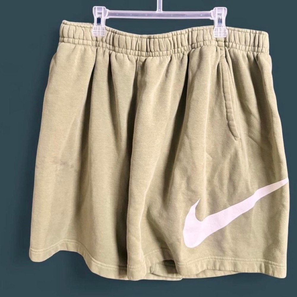 Nike Club Fleece Big Swoosh Shorts Mens XXL Khaki Olive Green Streetwear